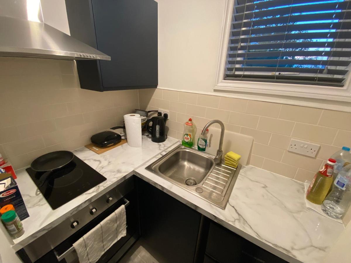Small Single Room Walking Distance To Hove Station Extérieur photo