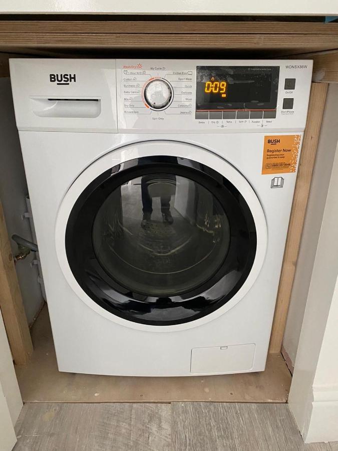 Small Single Room Walking Distance To Hove Station Extérieur photo
